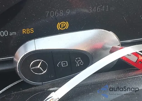 2022 Mercedes-Benz C 300 Sedan z USA, uszkodzony, nr VIN W1KAF4GB2NR009972